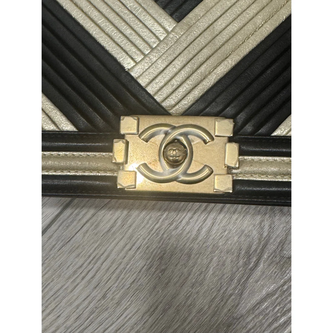 Chanel chevron gold and black shoulder boy bag - Image 3
