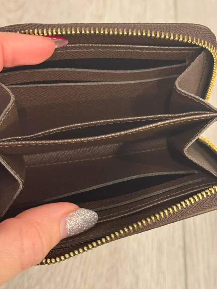 Lv zippy coin purse - Image 2