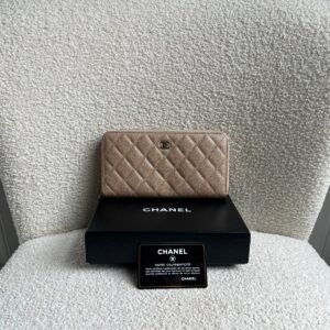 Chanel Caviar Classic Long Zipped wallet