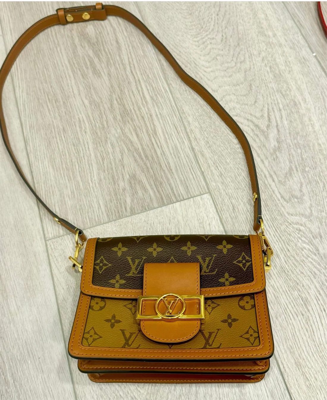 Louis Vuitton Dauphine mini