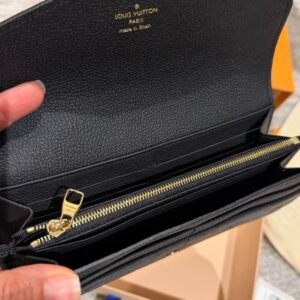 Alternative view of BRAND NEW Louis Vuitton Sarah wallet with certificate and receipt