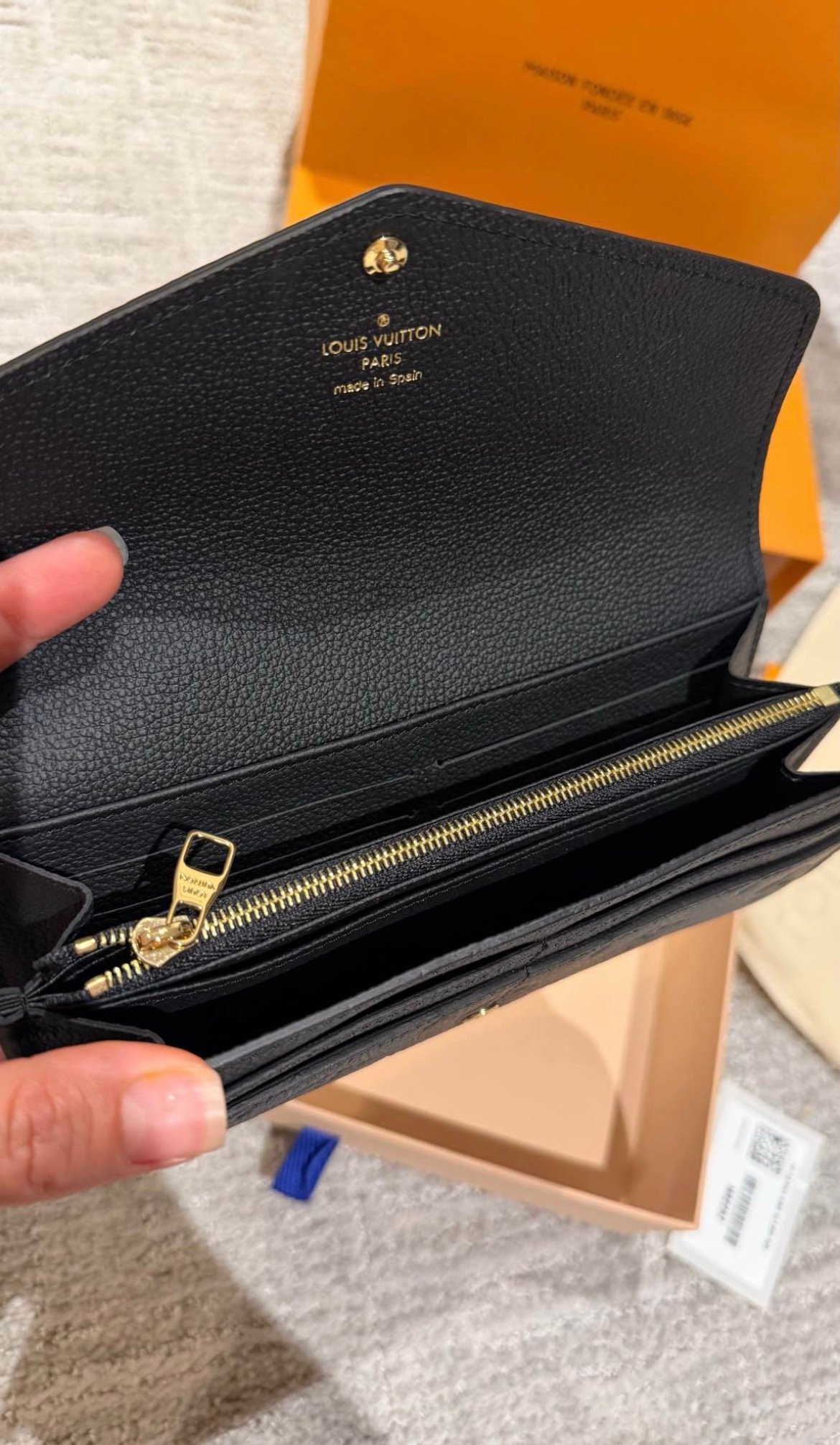 BRAND NEW Louis Vuitton Sarah wallet with certificate and receipt - Image 2