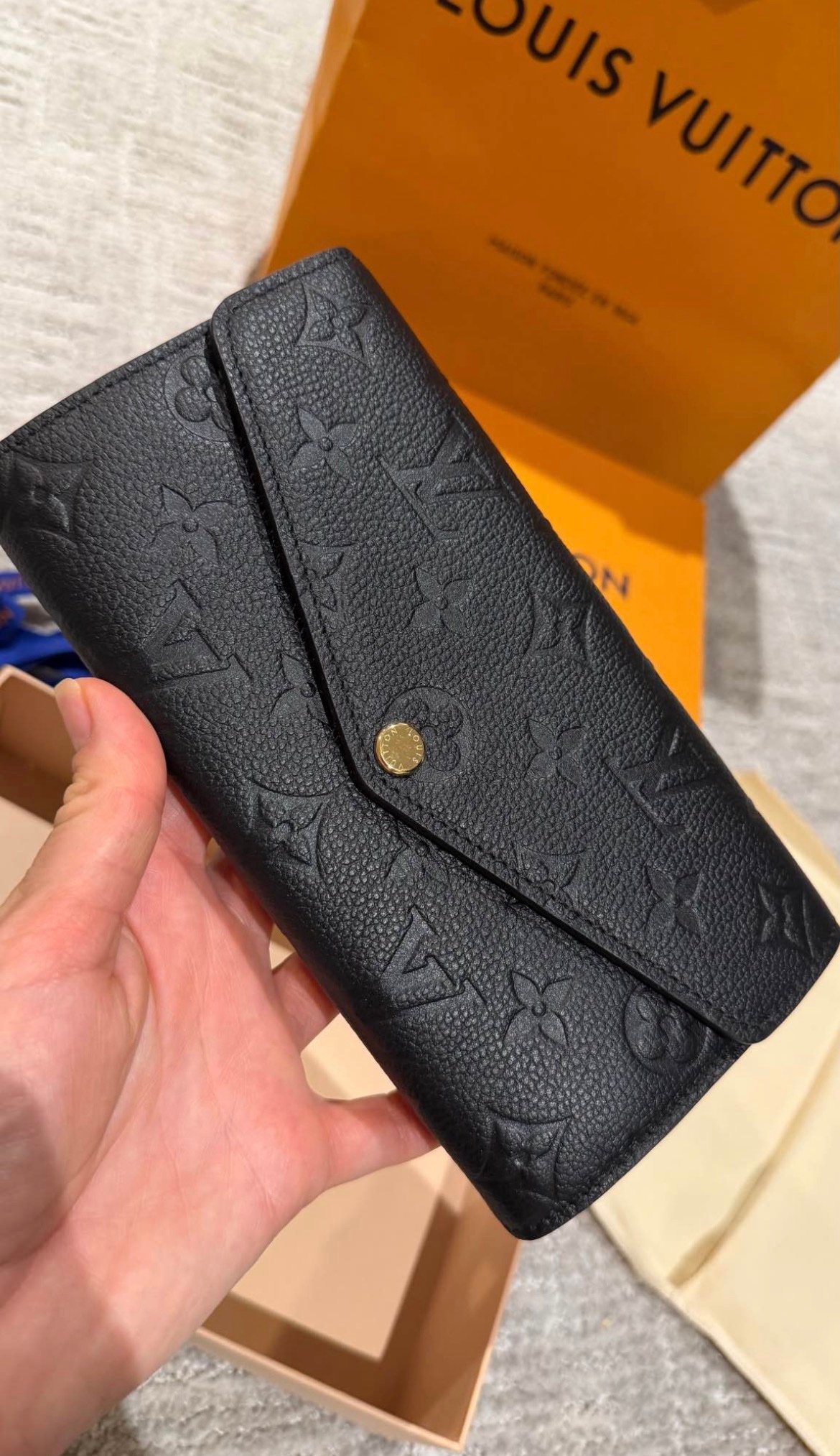 BRAND NEW Louis Vuitton Sarah wallet with certificate and receipt - Image 4