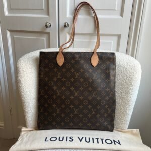 Louis Vuitton Carry It Tote