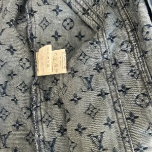 Alternative view of Share LOUIS VUITTON DENIM LOGO JEANS JACKET