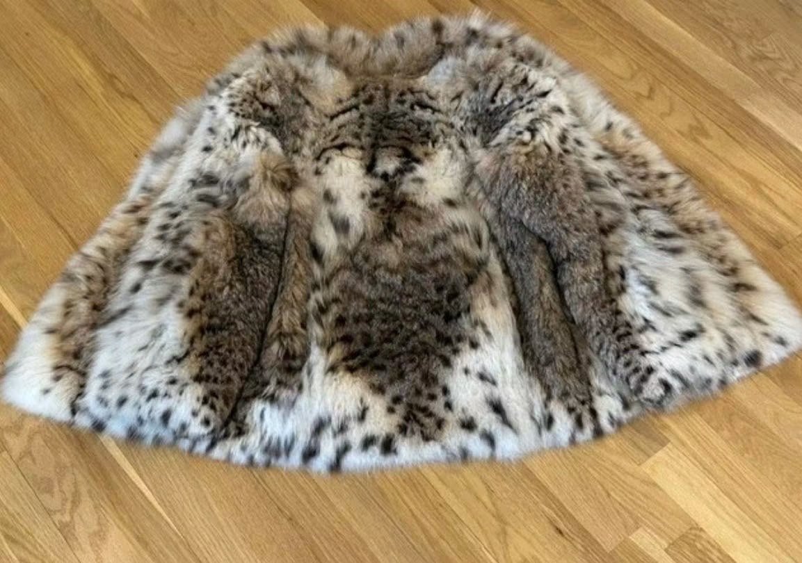 Vintage Custom Made Cat lynx Fur Jacket with Hook and Loop Closures Size Small - Image 2
