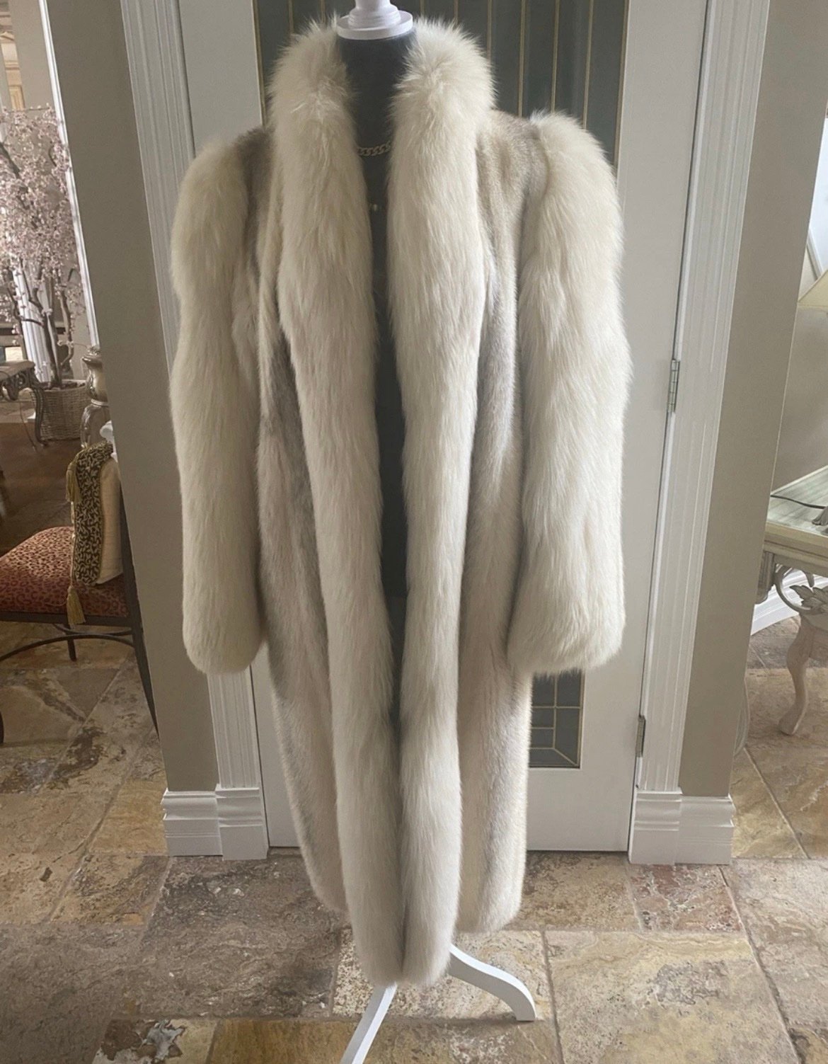 Winter White Full Length Female Mink Coat/Fox Tux Front And Sleeves /W Mink Hat