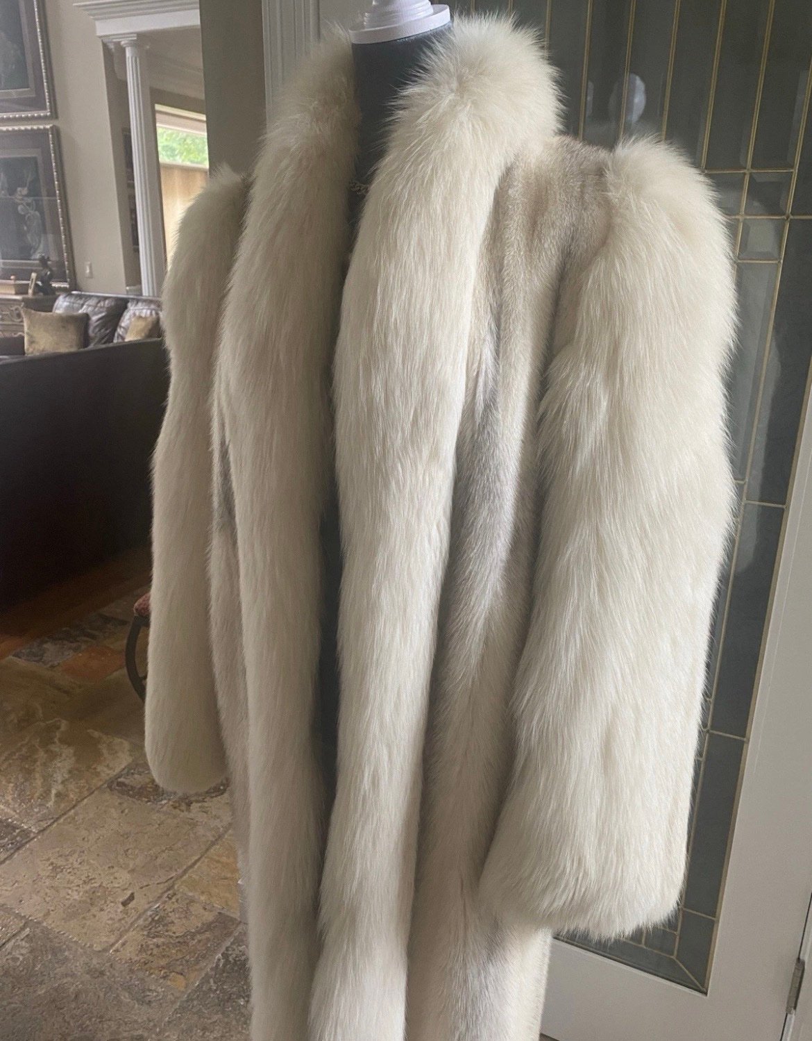 Winter White Full Length Female Mink Coat/Fox Tux Front And Sleeves /W Mink Hat - Image 9