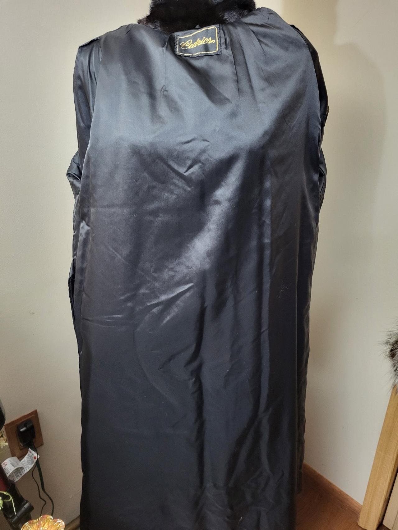 Cedric's Genuine Mink Floor Long Coat Size XL Mint Condition - Image 7