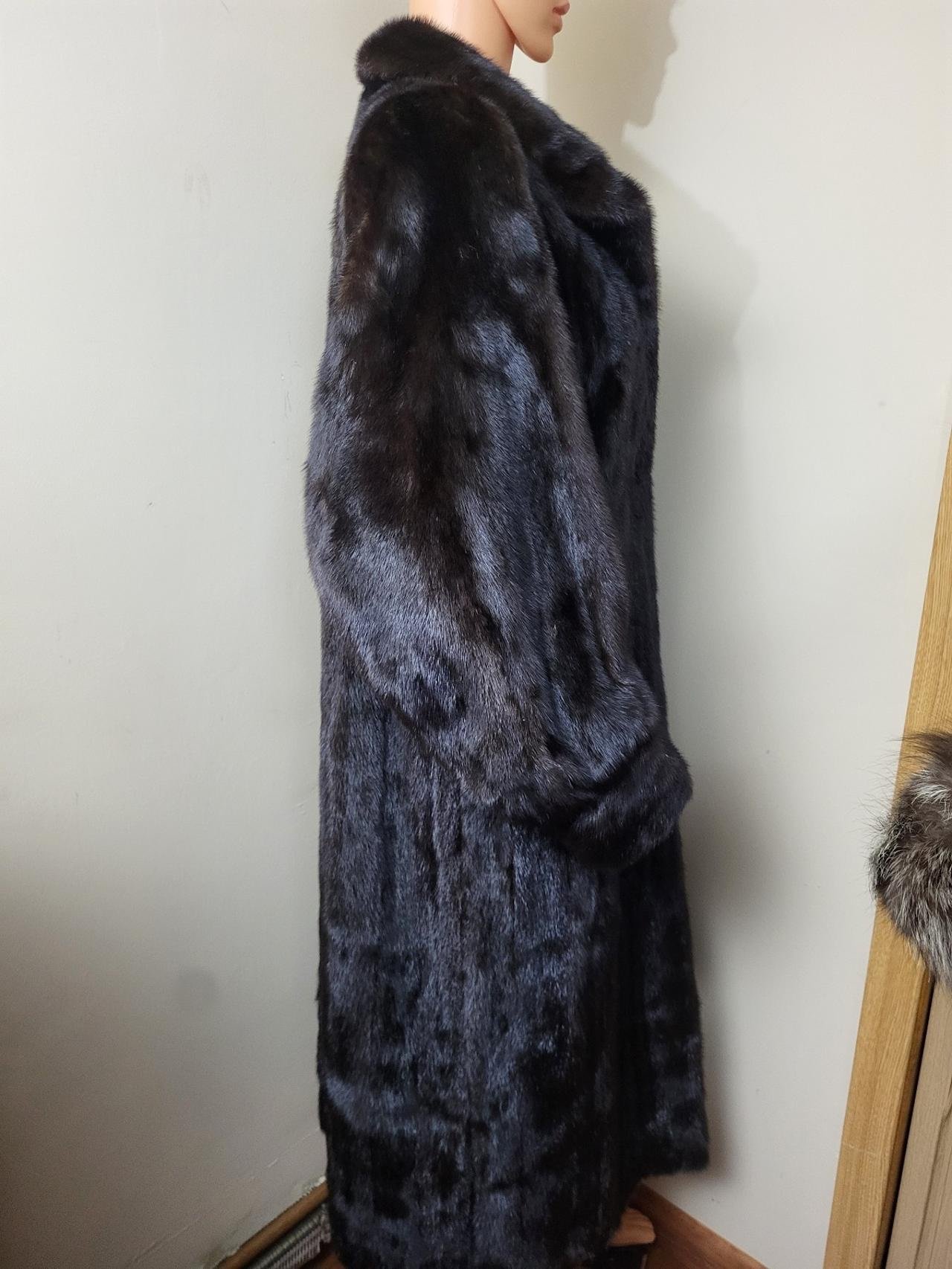 Cedric's Genuine Mink Floor Long Coat Size XL Mint Condition - Image 9