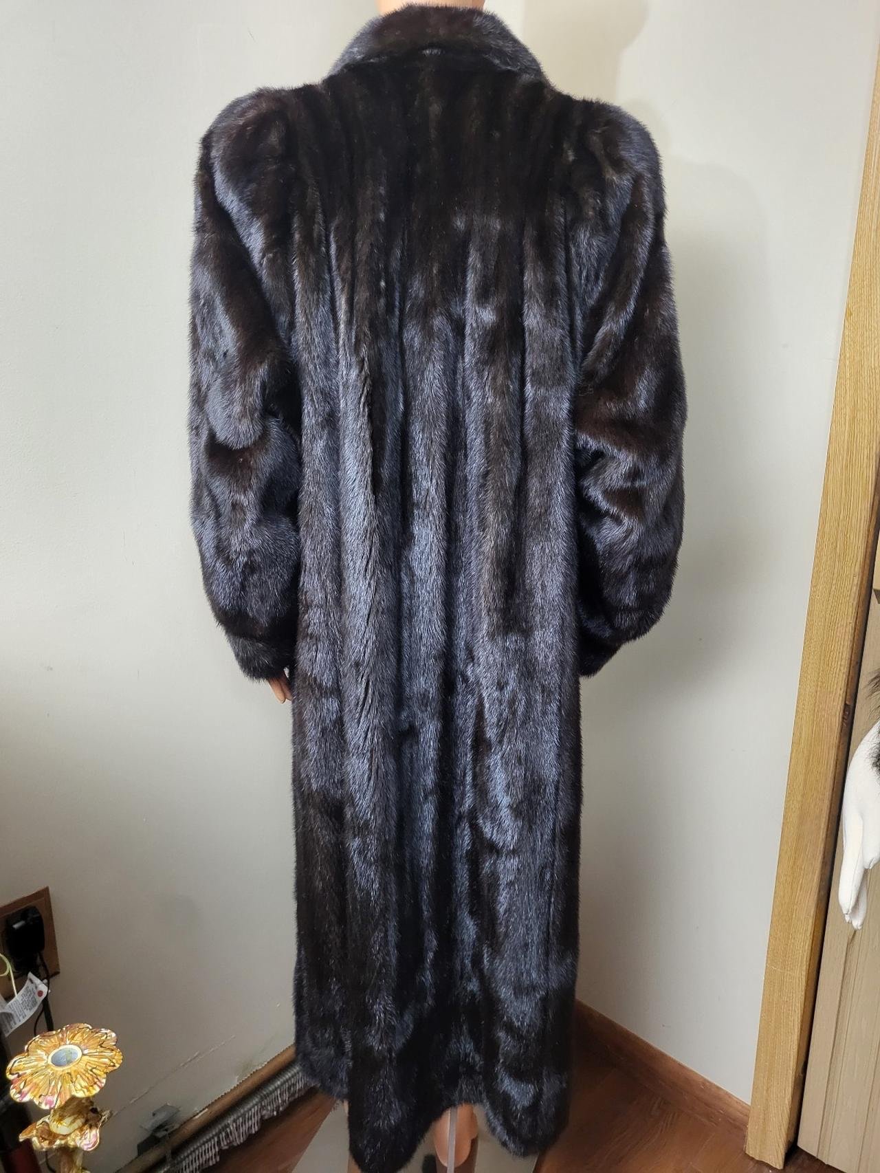 Cedric's Genuine Mink Floor Long Coat Size XL Mint Condition - Image 3