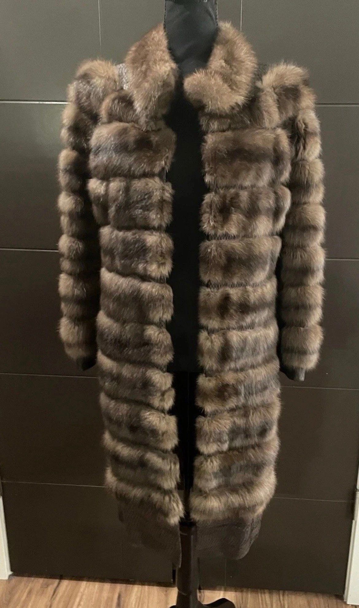 DENNIS BASSO SILVERY RUSSIAN SABLE FUR & PYTHON COAT Sz S No lynx mink - Image 2