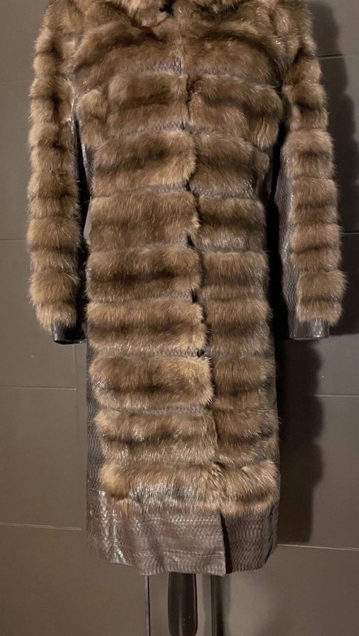 DENNIS BASSO SILVERY RUSSIAN SABLE FUR & PYTHON COAT Sz S No lynx mink - Image 9