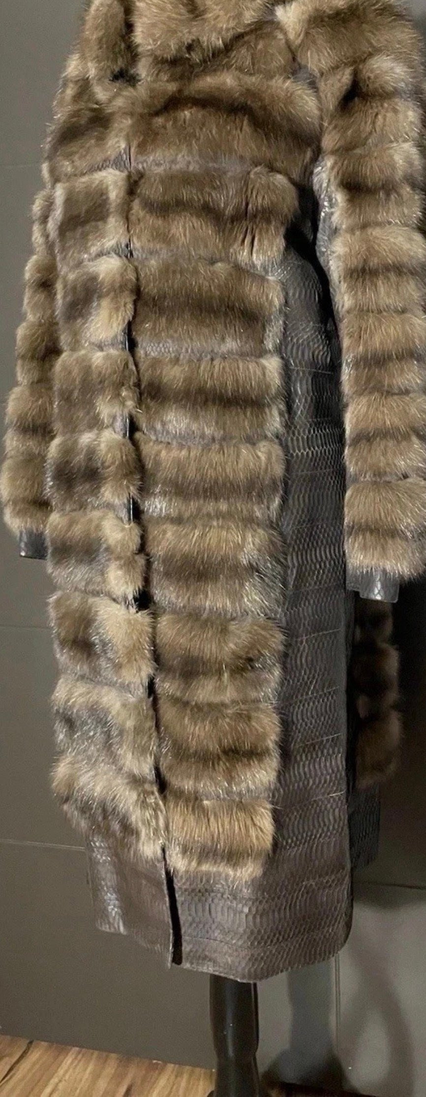 DENNIS BASSO SILVERY RUSSIAN SABLE FUR & PYTHON COAT Sz S No lynx mink - Image 3
